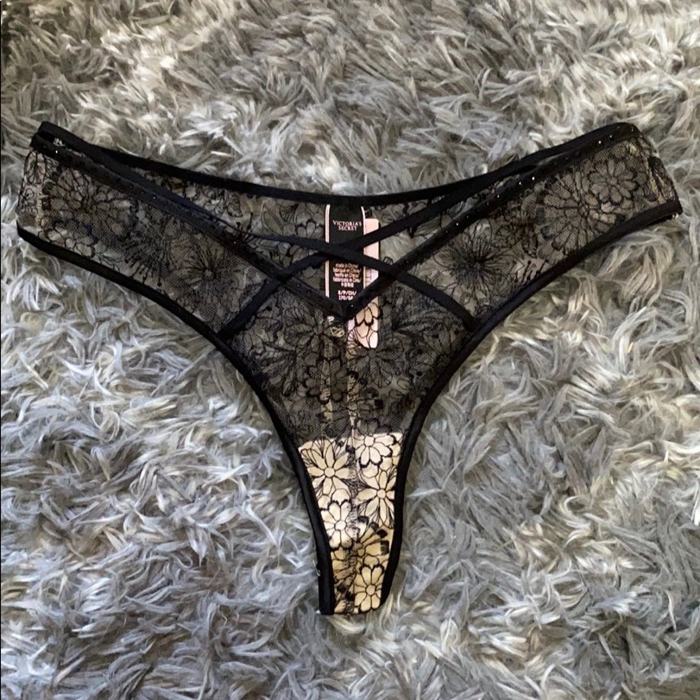 Victoria's Secret embroidered cheeky panty (small)